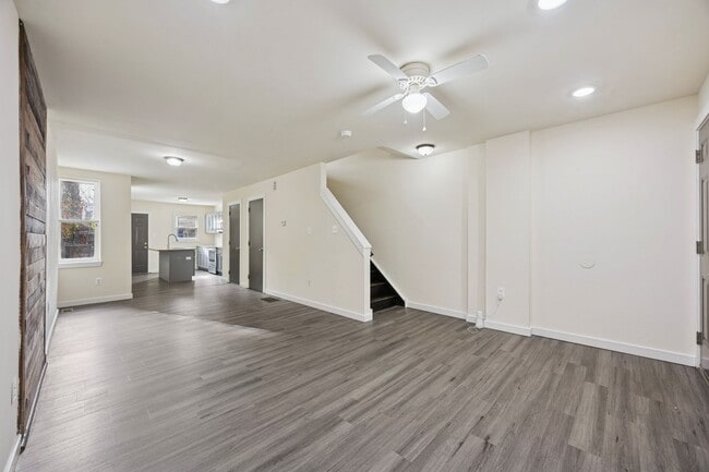 Building Photo - 5518 Pemberton St