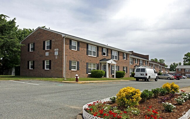 Chestnut Arms Apartments
