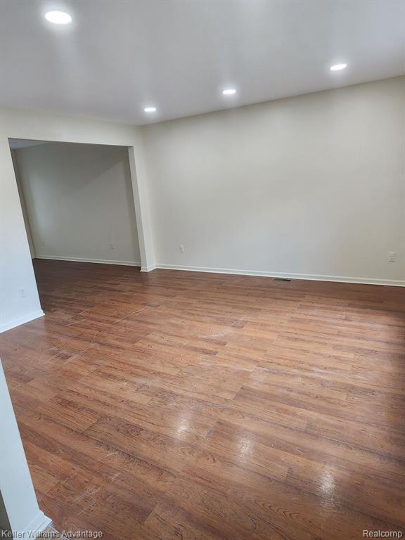 Photo - 300 Alice Ave