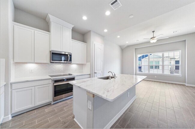 Photo - 11013 Cres Light Way