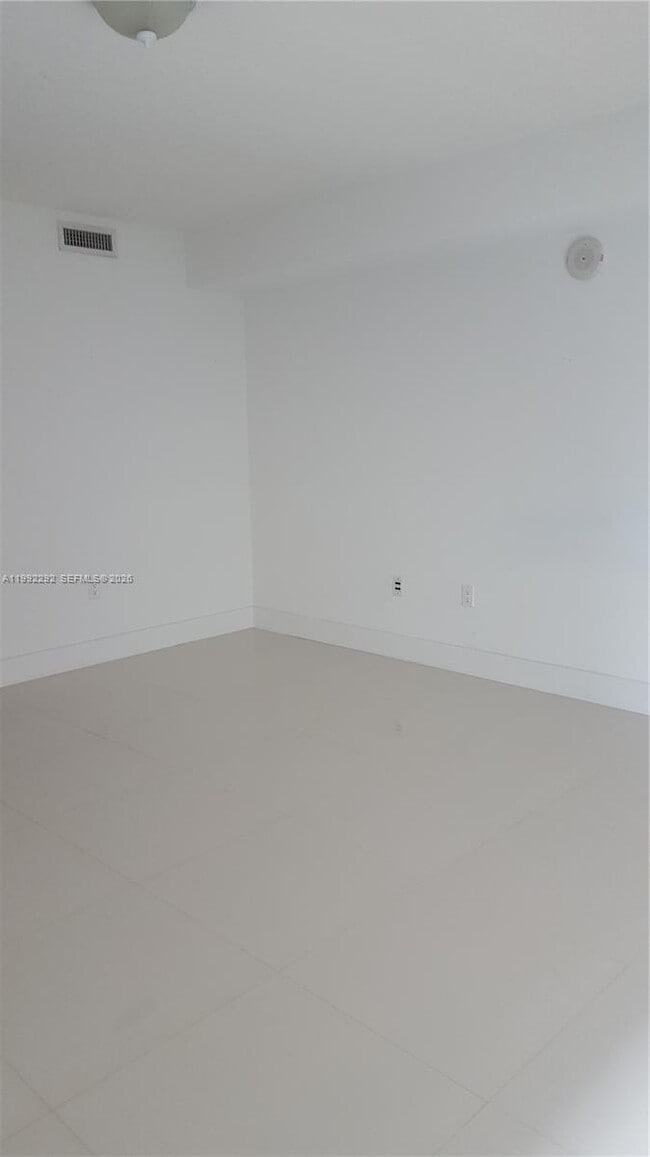 Photo - 1111 SW 1st Ave Unit TH-20