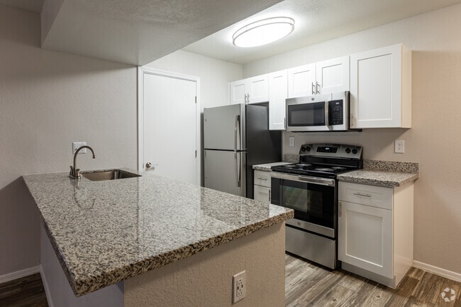 2BR, 2BA - 1120SF
