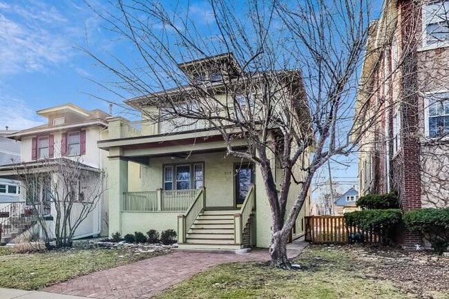 Photo - 535 S Lombard Ave Unit 2