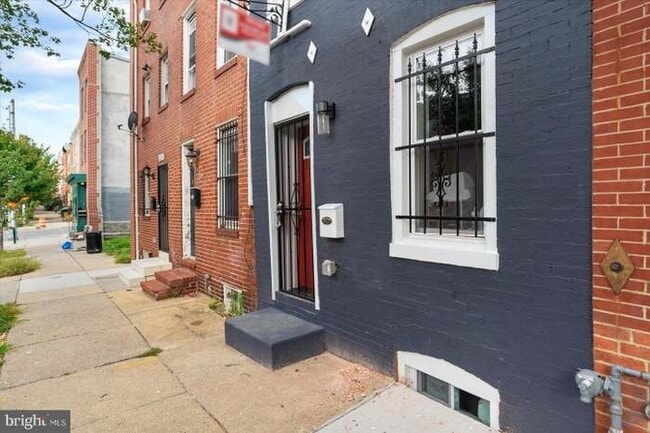 Building Photo - 1230 W Lombard St Rental