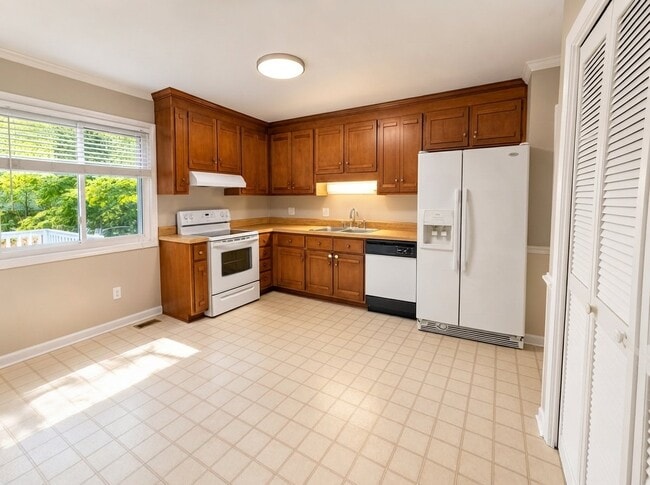 306 Holtz Ln