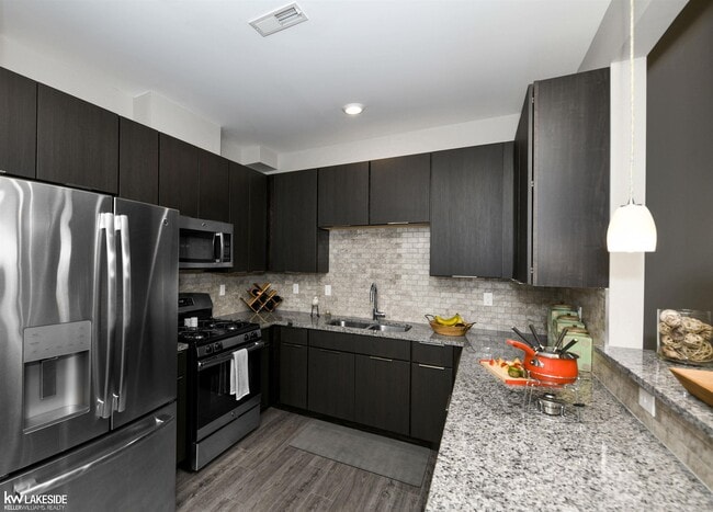 Photo - 45626 Stadler St