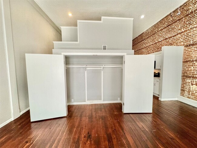 Photo - 2309 The Strand Unit 2D