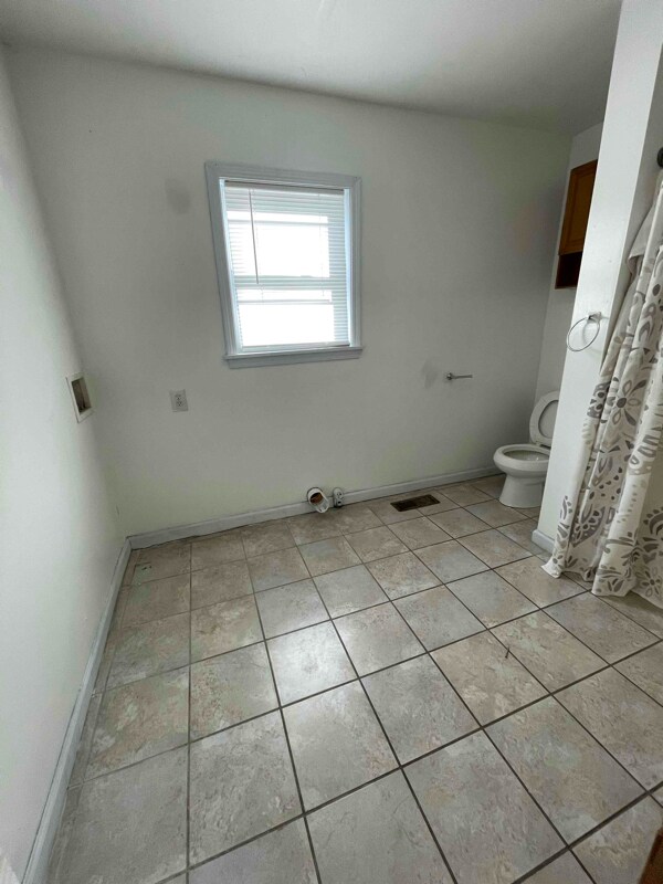 Photo - 1089 N Main St Unit lower