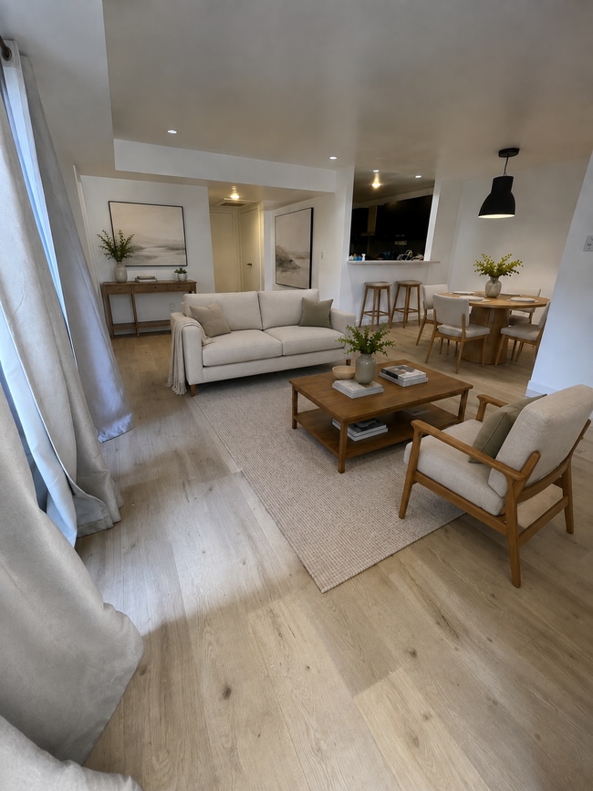 Photo - 358 S Gramercy Pl Unit Renovated Top-Floor 2BR/2