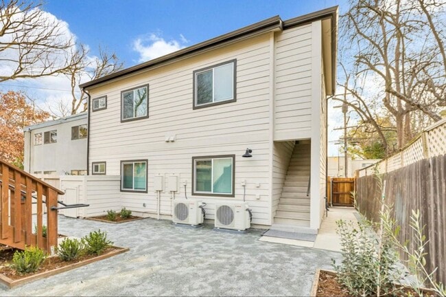 Photo - 2 bedroom / 1 bath | Midtown Duplex Available Now Unit 2427 Liestal