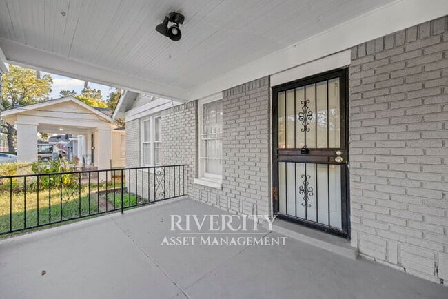 Photo - Beautifully Renovated 3-Bedroom Home in Me...