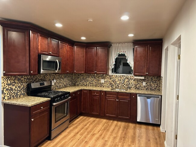 Building Photo - 29 Gordon St