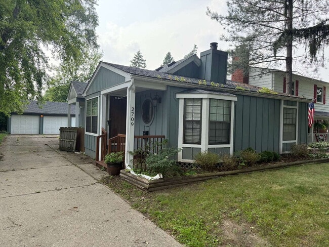 Building Photo - 3-Bedroom Home in Royal Oak – 1242 Sq. Ft....