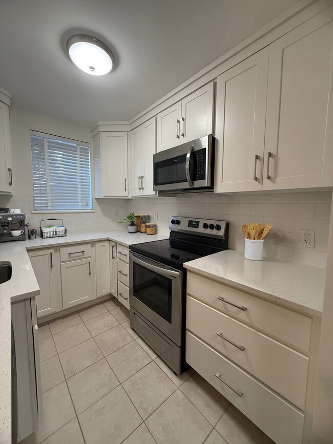 Photo - Signal View Apartments