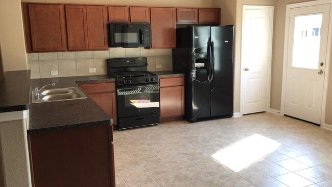 Photo - 2310 Thunderbolt Peak Dr