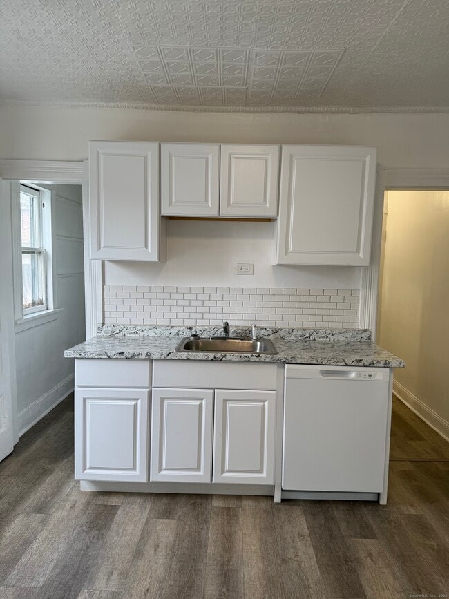 Photo - 174 Brentwood Ave Apartamento Unidad 1st Floor