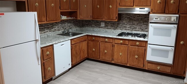 Photo - 120-19 84th Ave