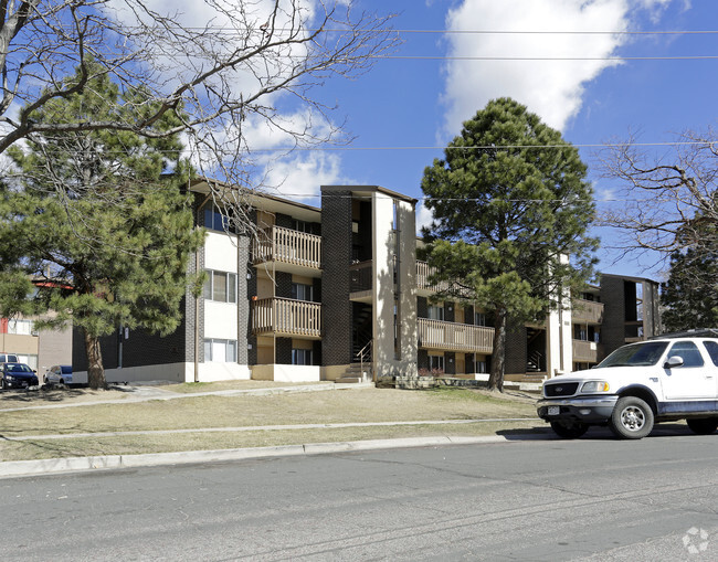 Building Photo - Rosewood Apartments