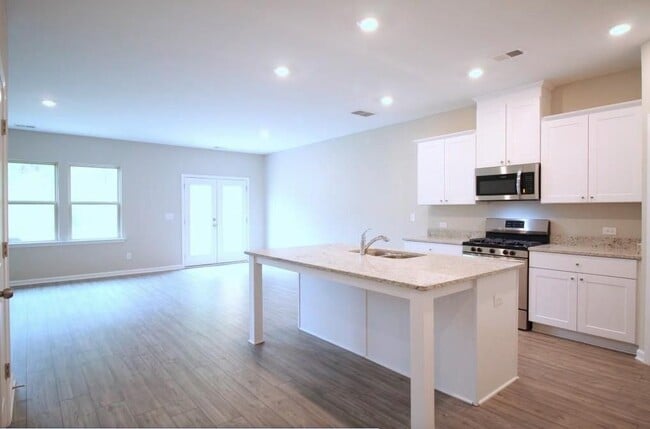 Photo - 6148 Lanier Harbor Lndg