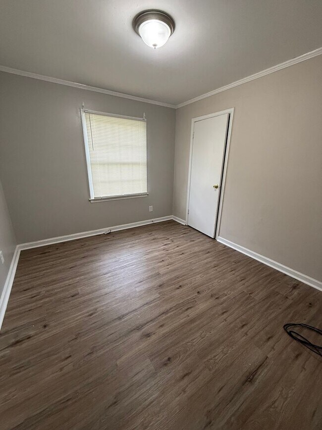 Photo - Charming 4 bedroom 2 bath home in Oakhaven