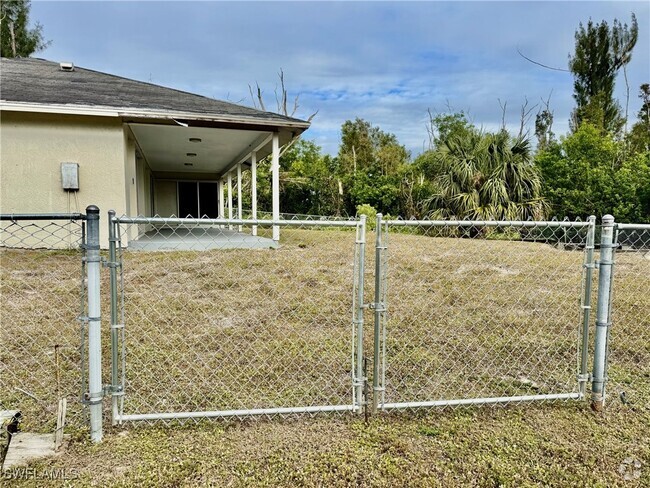 Building Photo - 4800 Rock Sound Rd Rental