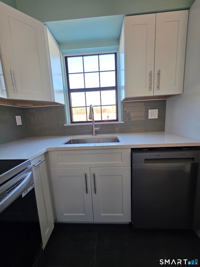 Photo - 87 Aspetuck Vlg Unit 87