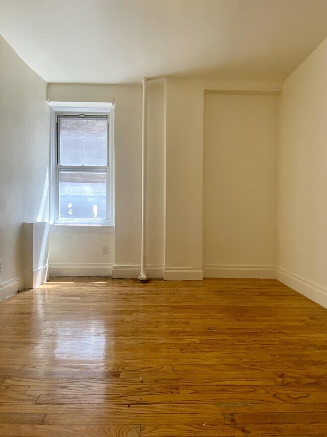 Photo - 140 W 71st St Unit 2-B
