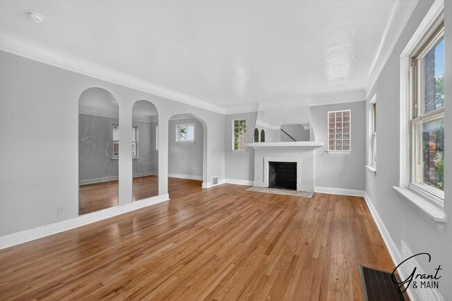 Photo - $1350 3 bedrooms