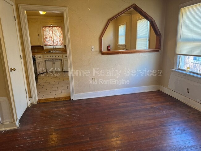 Photo - 2225 Glen Ellyn St