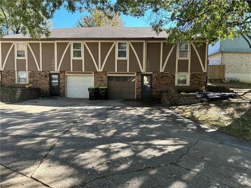 Building Photo - 3803 NE Colonial Dr Unit 3803 Rental