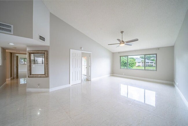 Photo - 13810 Oneida Dr Unit c2