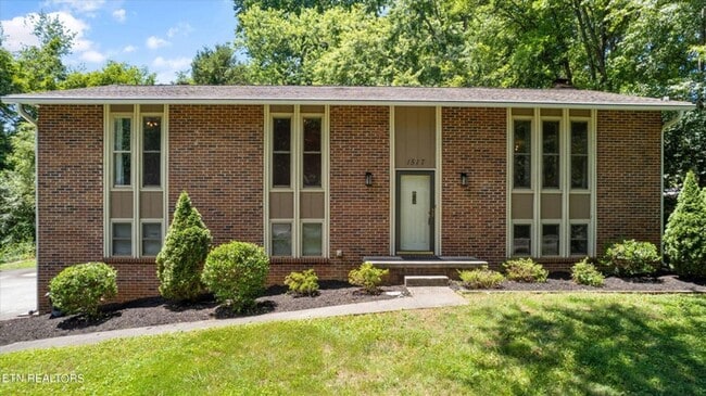 West Knoxville 37922 - 4 bedroom, 2.5 bedr... - West Knoxville 37922 - 4 bedroom, 2.5 bedr...