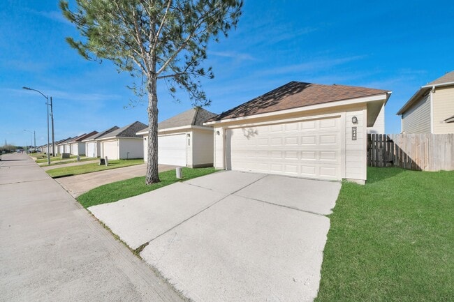 Photo - 6446 Mountain Pines Ln