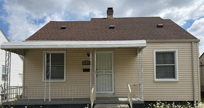 Building Photo - Renovated 3-Bedroom Home – We Welcome Sect...