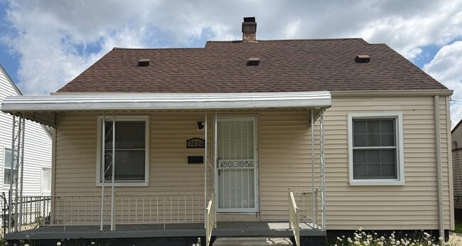 Renovated 3-Bedroom Home – We Welcome Sect... - Renovated 3-Bedroom Home – We Welcome Sect...