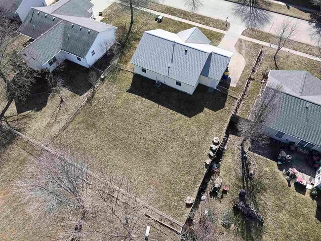 Photo - 850 Maple St