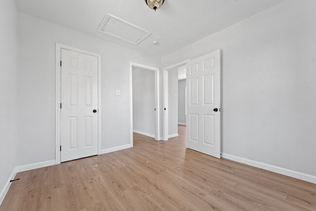 Photo - 8030 Record St