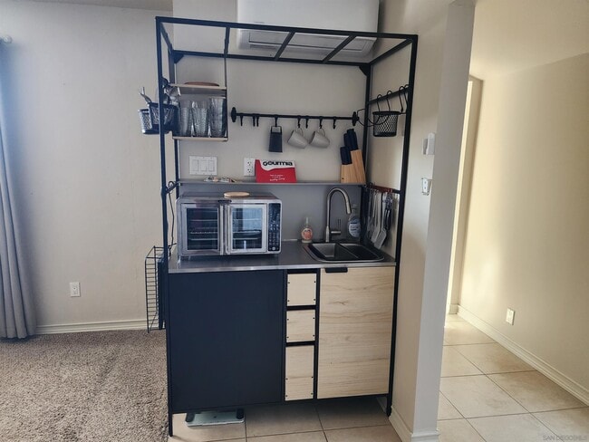 Photo - 1632 S Ditmar St