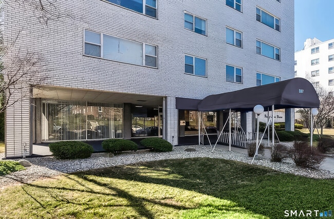 Building Photo - 889 Farmington Ave Unit 3F