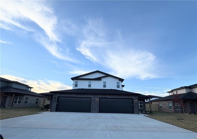 Photo - 531 Cosmos St