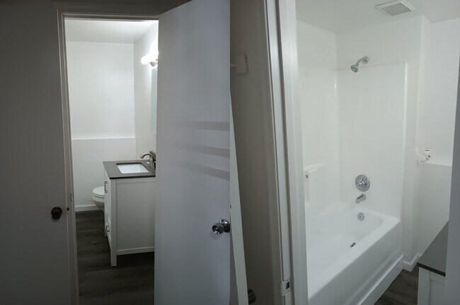 Photo - Cozy One Bedroom Apartment Unidad B