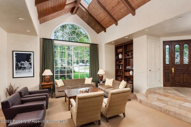 Photo - 504 N 8th St