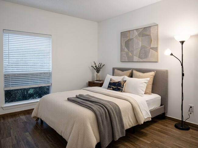 2300 Augusta Dr Unit 17