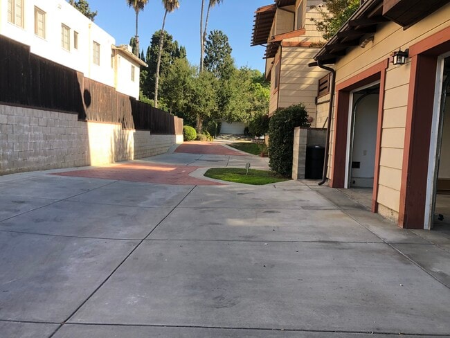 Photo - 1935 Fremont Ave Unidad B
