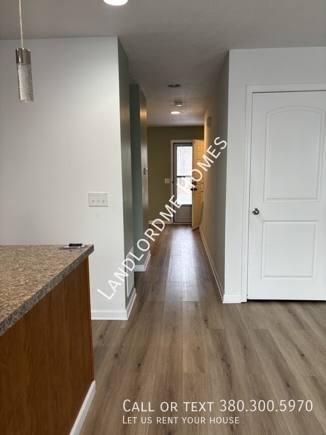 Photo - 8737 Cicada St