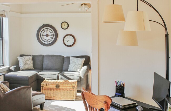 2612 W Gunnison St Unit 3