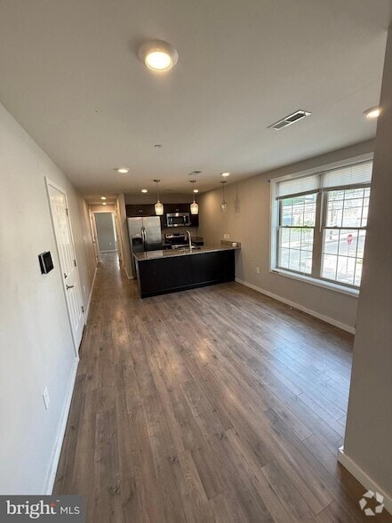 Building Photo - 1641 W Venango St Unit 2 Rental