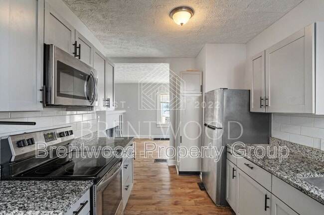 Photo - 601 N Oxford St