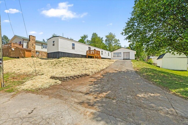 Building Photo - 2337 Weaver Pike