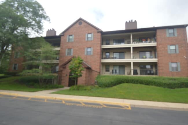 Building Photo - 651 Hapsfield Ln Unit 204